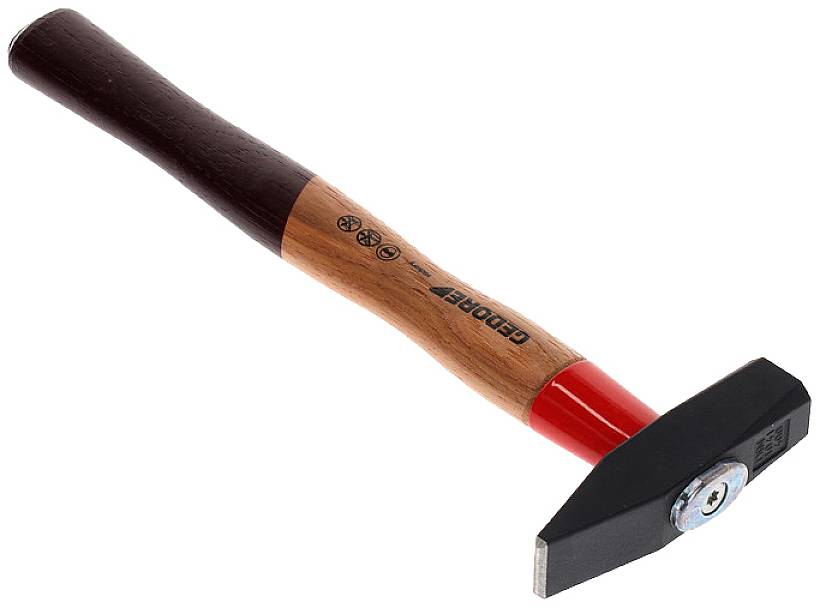 Marteau avec manche en bois brun, col rouge et tête noire.