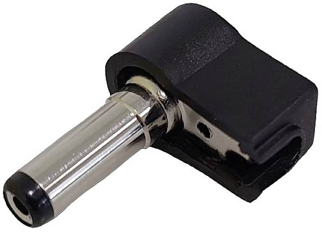 Un adaptateur de courant continu noir, coudé, avec une broche métallique et une isolation, adapté aux appareils électroniques.