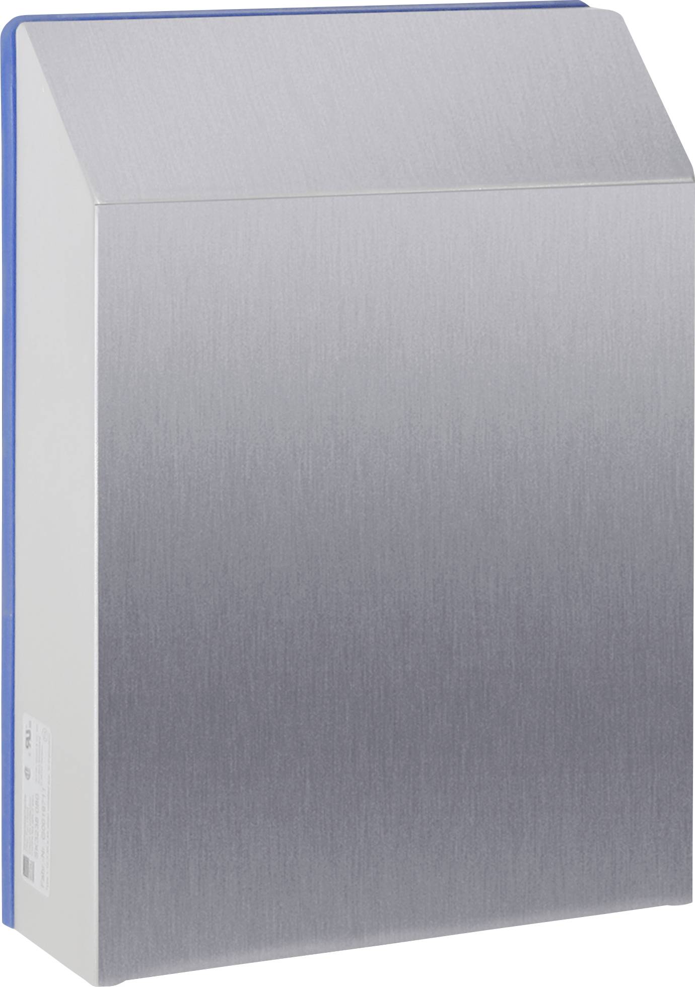 Objet métallique argenté de forme rectangulaire, avec un dessus biseauté. Sa fonction et son contexte demeurent inconnus.