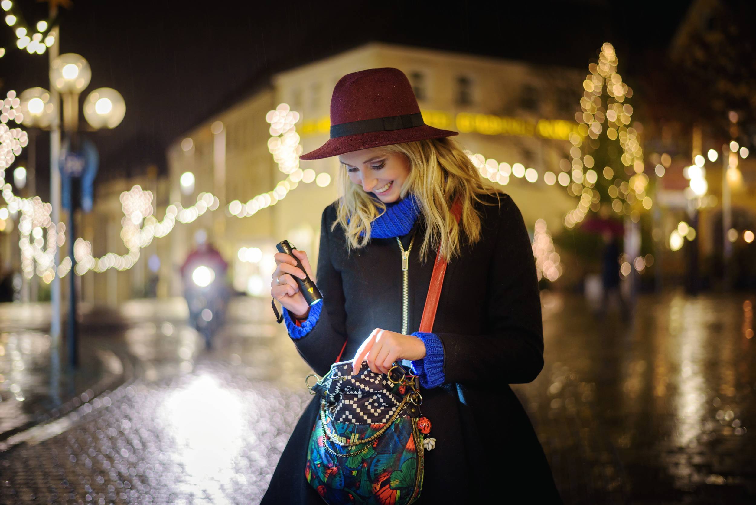 Lampe de poche Ansmann Future T200F LED avec dragonne à pile(s) 200 lm 146 g