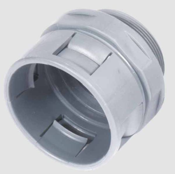 Raccord de tuyau en plastique gris fileté, de forme cylindrique, adapté pour la connexion de tuyaux ou de goulottes de câbles.