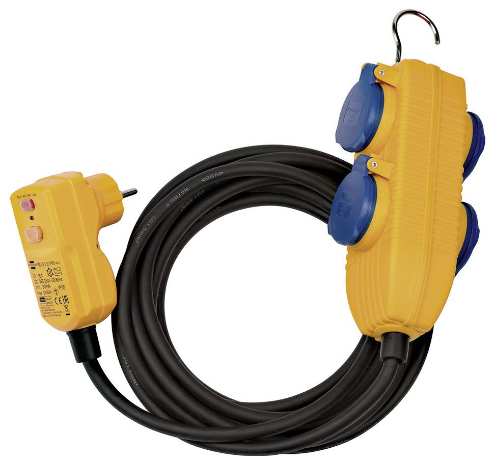 Enrouleur de rallonge électrique d'extérieur jaune avec quatre protège-prises bleus et un interrupteur d'alimentation branché, câble noir enroulé, crochet de suspension
