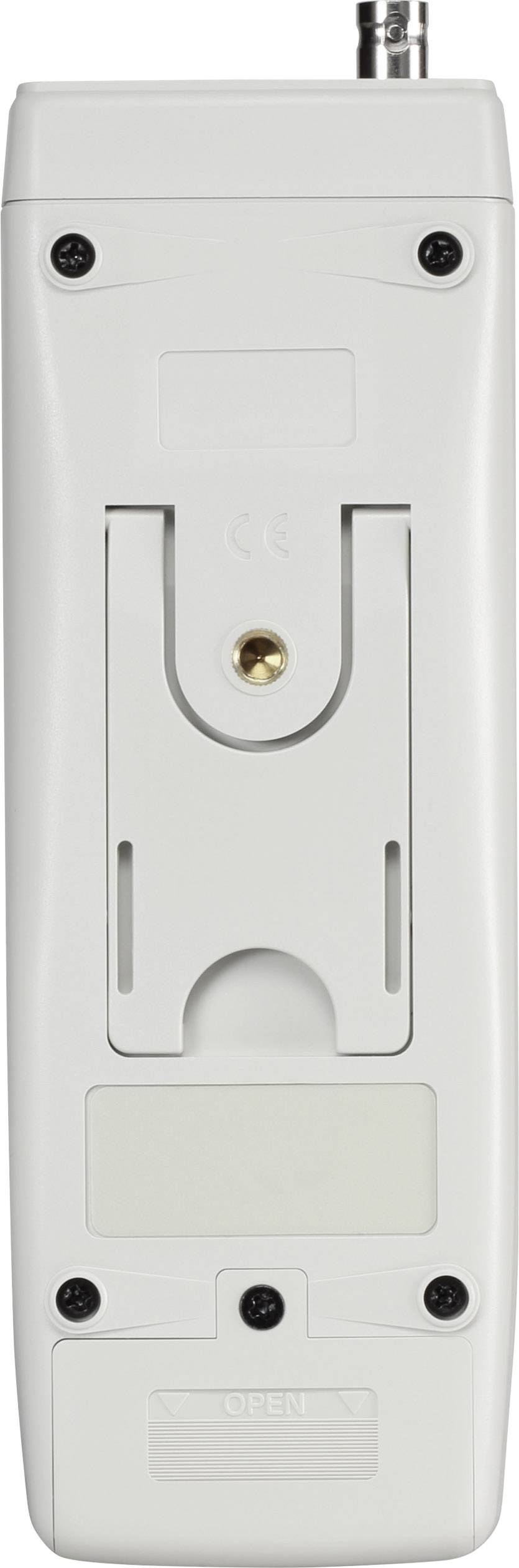 Dos d'un appareil électronique blanc avec un port en haut et des découpes pour le montage, quatre vis dans les coins.