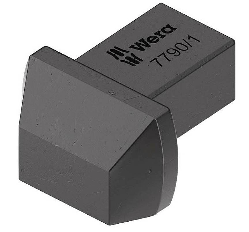 Un adaptateur gris foncé, anguleux, portant l'inscription 'Wera 7790/1'.