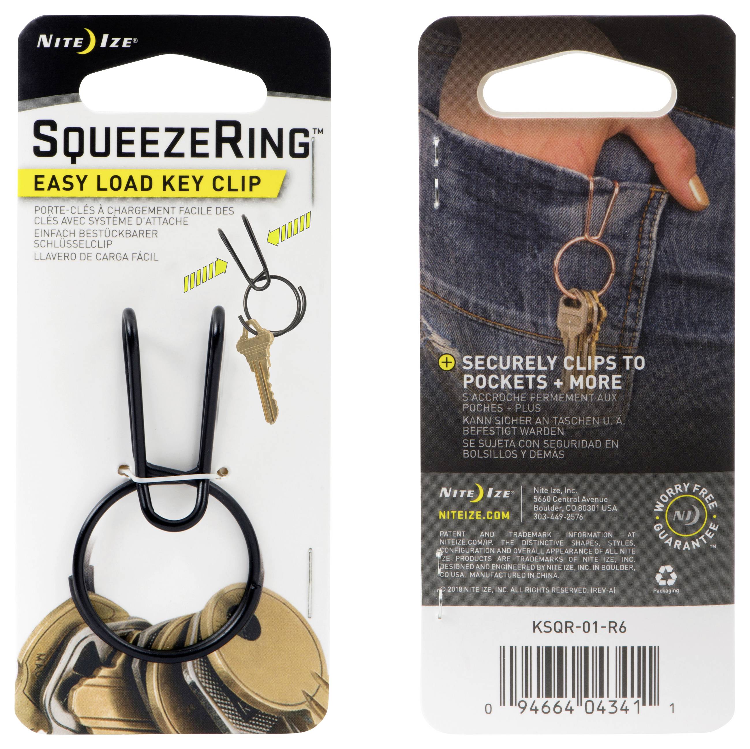 Clip de clé SqueezeRing Easy Load - Support de clés à anneau fendu pour une gestion facile des clés. Utilisateur démontrant l'utilisation avec une poche de jean.