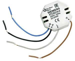 Petit variateur électronique de Siemens avec des câbles de différentes couleurs. L'étiquette indique le numéro de modèle et les spécifications électriques.