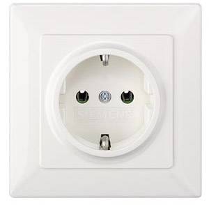 Prise électrique blanche à deux sorties dans un cadre carré, adaptée aux fiches électriques européennes.