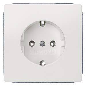 Prise électrique blanche avec deux ouvertures rondes et contact de terre, compatible avec les fiches Schuko européennes. Marque 'Siemens'.