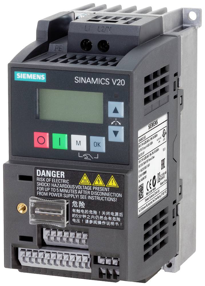 Un variateur de fréquence Siemens SINAMICS V20, avec panneau de commande affichant un écran et des touches. Des avertissements concernant la tension électrique sont visibles.