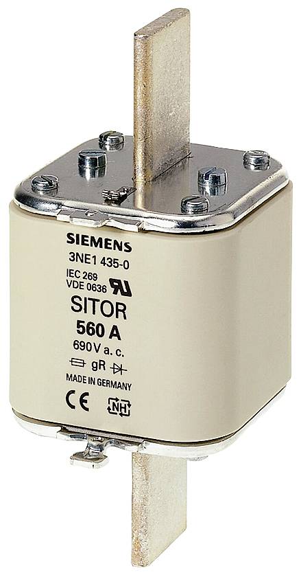 Un fusible de Siemens portant l'inscription 'SITOR', de courant nominal 560 A, adapté pour des tensions jusqu'à 690 V, produit en Allemagne.