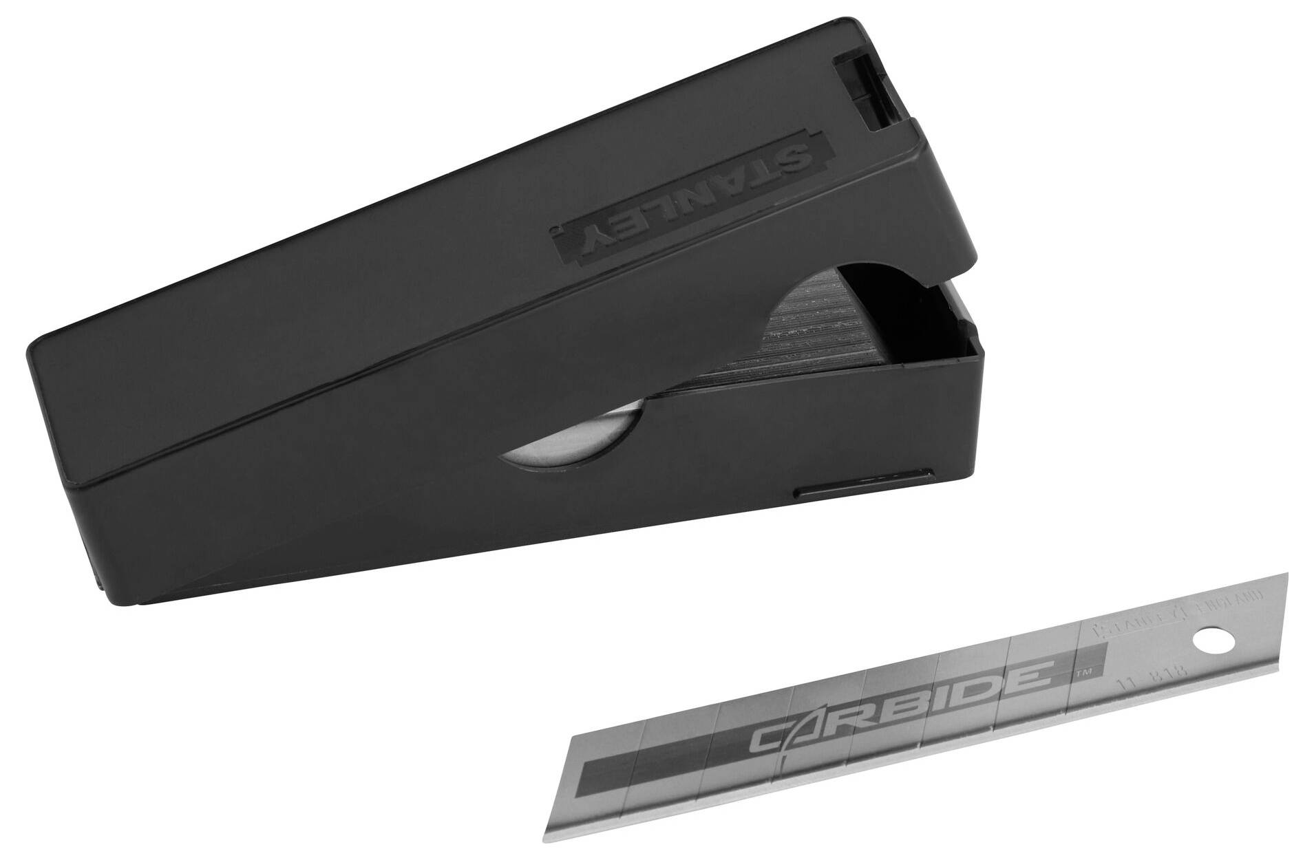 Une boîte noire de distributeur portant l'inscription 'STANLEY', montrant une lame de 'CARBIDE' sortie au premier plan.