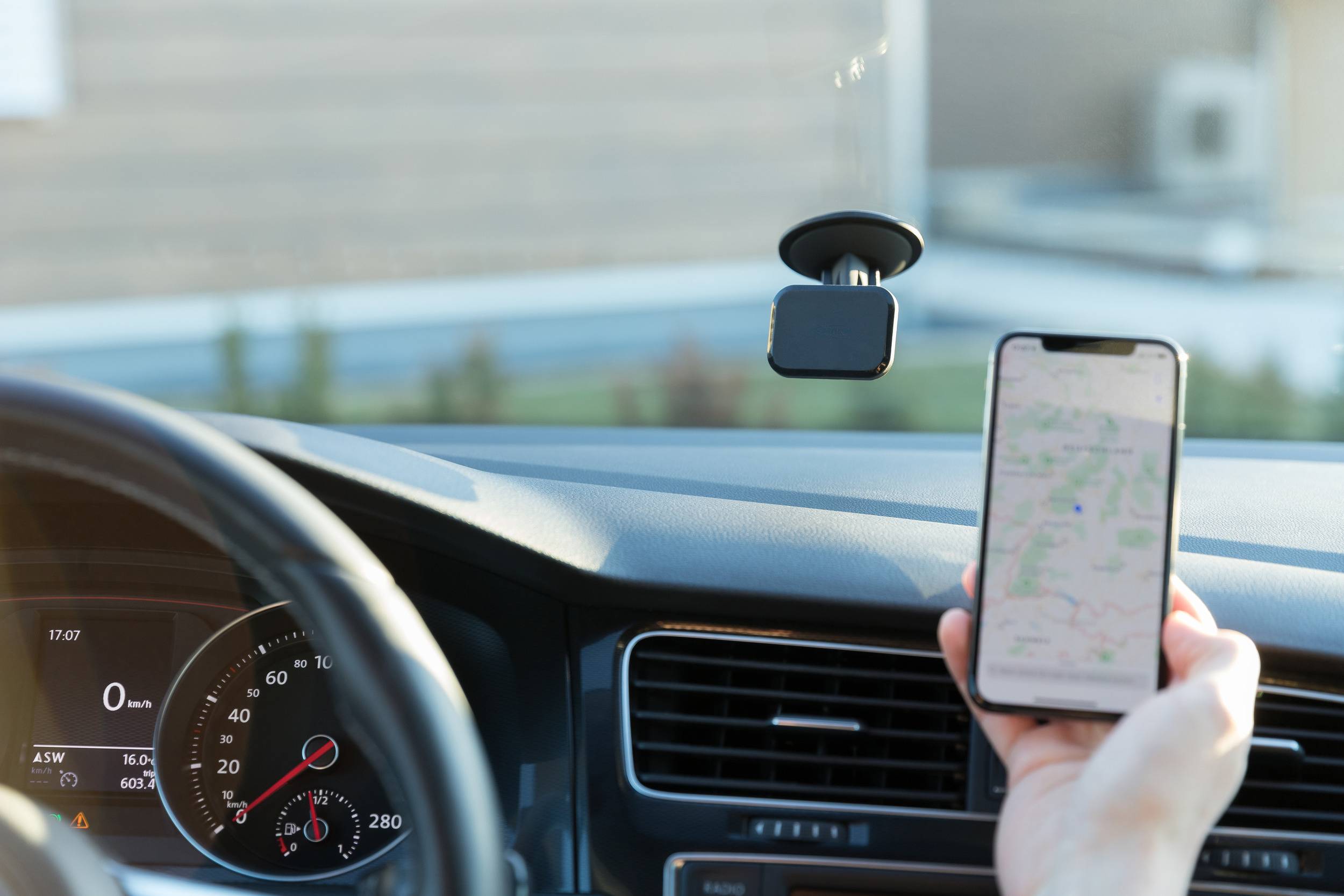 Ansmann Smart Magnet Windschutzscheiben-Halterung Support de téléphone portable pour voiture