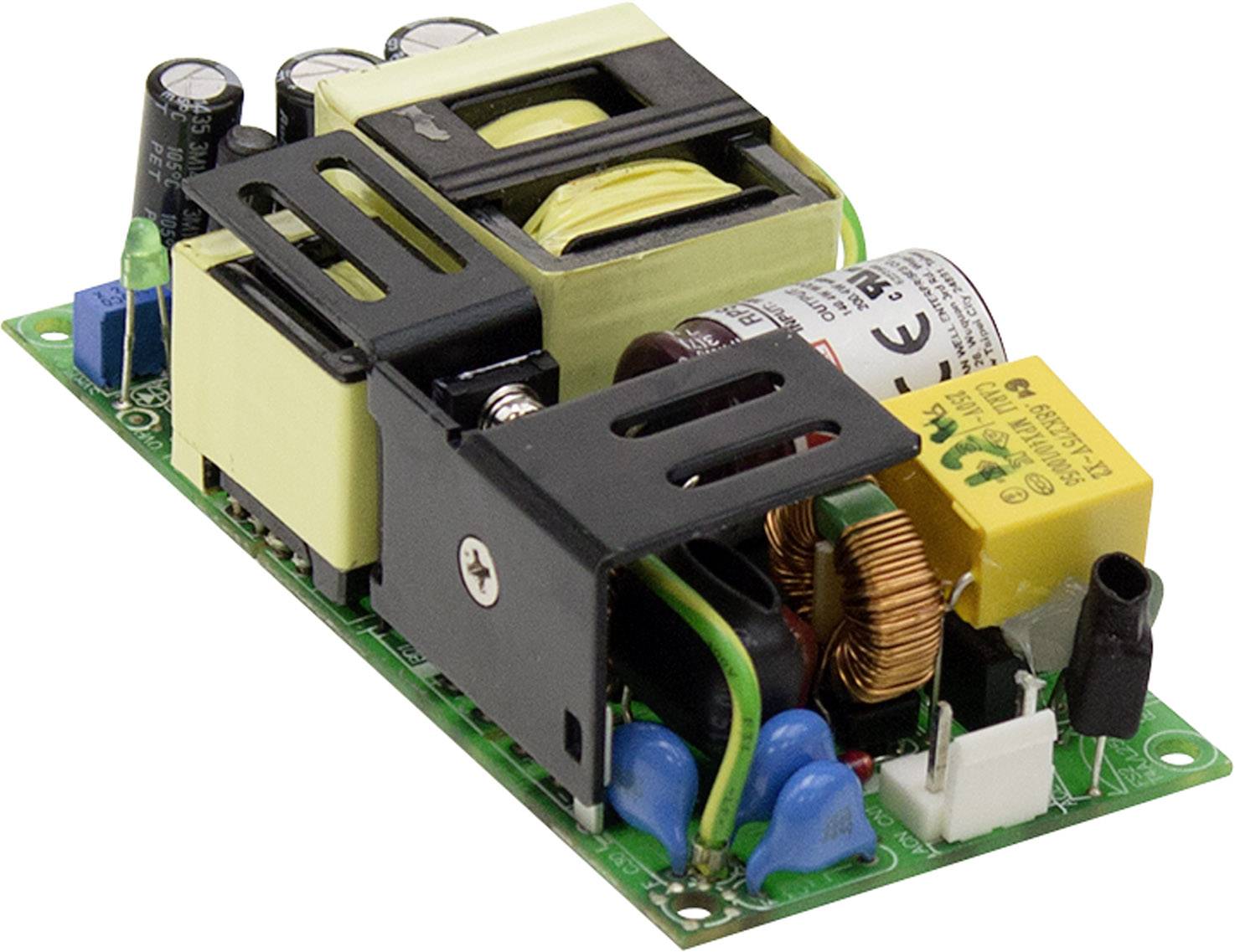 Une carte électronique avec divers composants électroniques tels que des condensateurs, des bobines et des transformateurs.