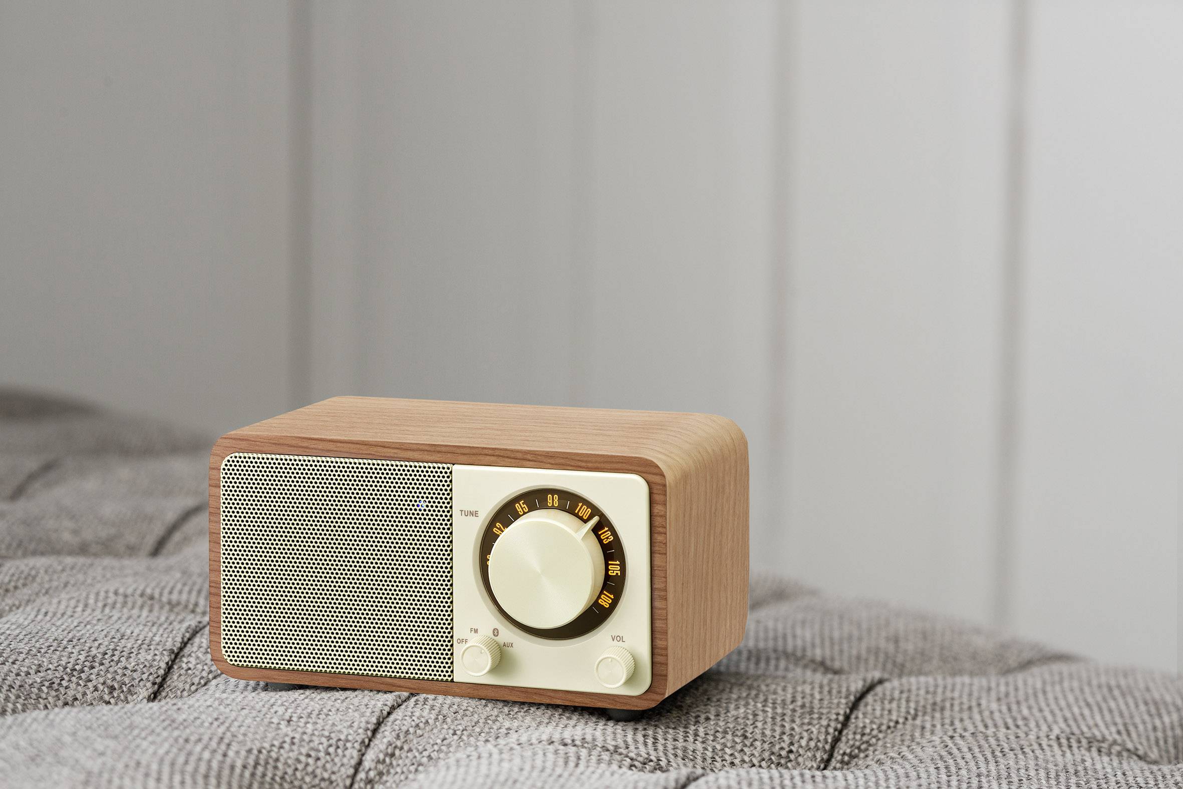 Sangean WR-7 Genuine Mini Radio de table FM Bluetooth rechargeable noix