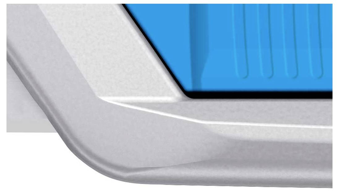 Le gros plan révèle un coin d'un cadre gris avec un arrière-plan bleu et un motif texturé.