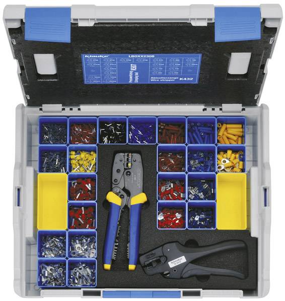Boîte de rangement compartimentée contenant différents embouts de câble. Deux pinces à sertir sont posées côte à côte. Boîte en plastique avec un contenu bleu et jaune.