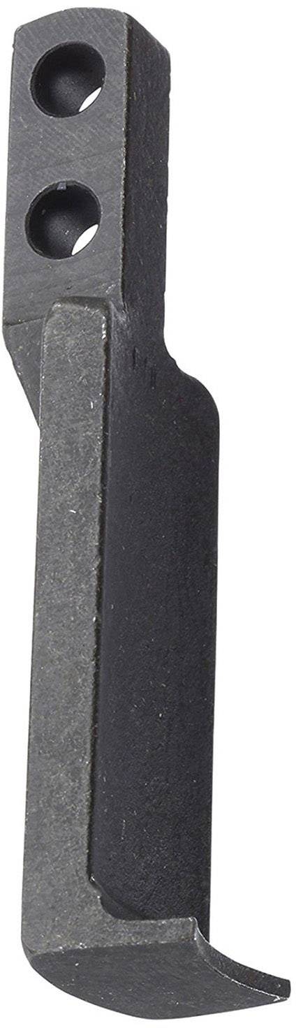 Un outil métallique sombre avec deux trous à l'extrémité supérieure et un bord recourbé à l'extrémité inférieure, probablement un instrument de coupe.