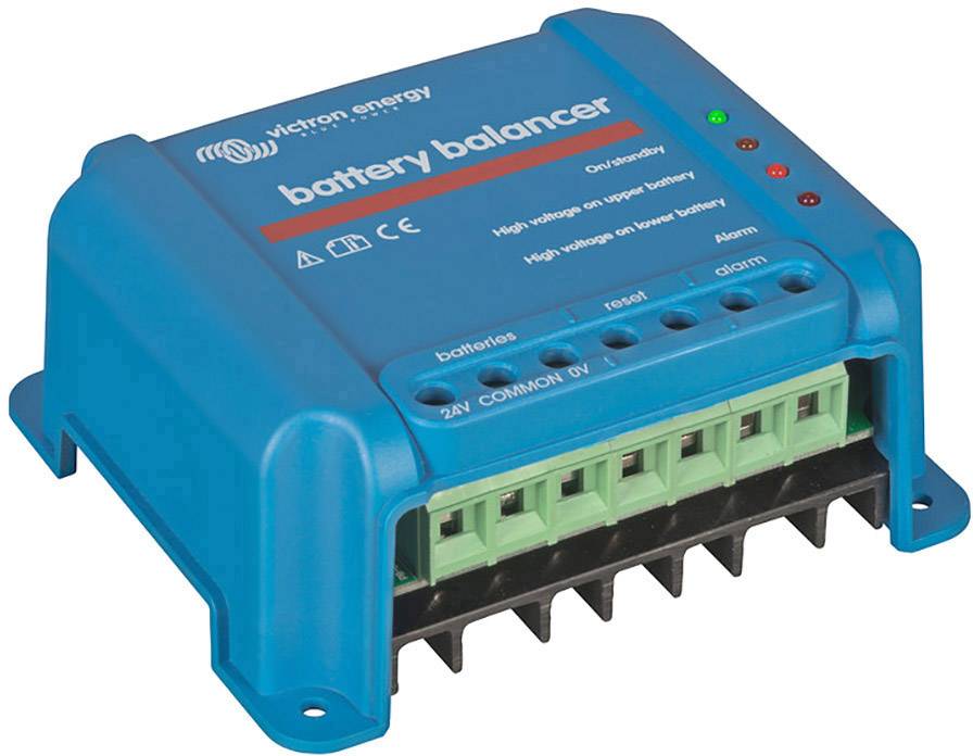 Un compensateur de batterie bleu de Victron Energy avec des indicateurs LED pour la tension et l'alarme. La face avant présente les connexions et les inscriptions.