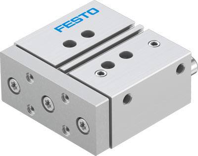 Un vérin pneumatique de Festo, de forme rectangulaire, de couleur argent, avec deux rails de montage en haut et plusieurs points de fixation.