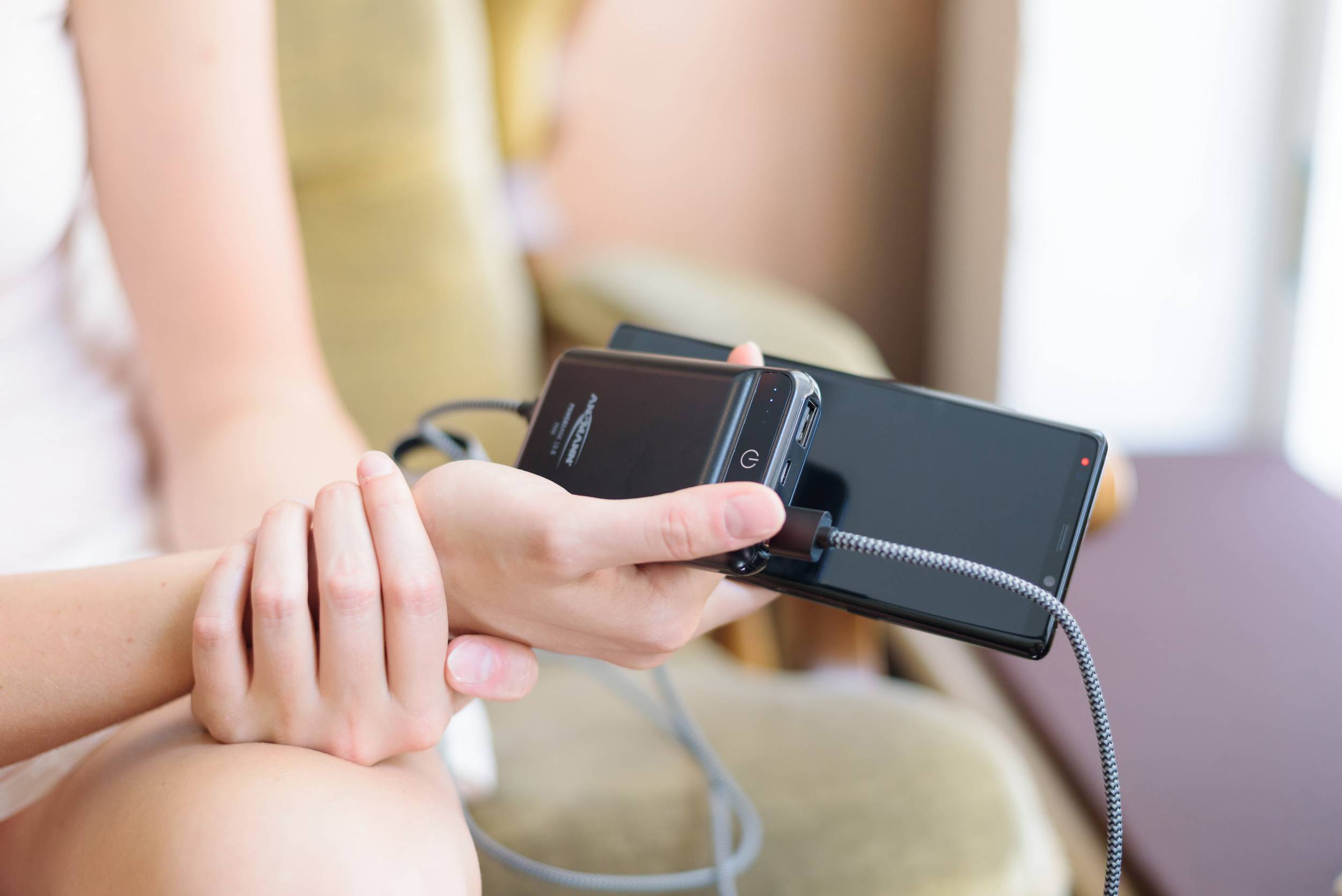 Ansmann PB10.8 mini Powerbank (batterie supplémentaire) 10000 mAh Smart IC LiPo Micro USB, USB noir affichage du statut