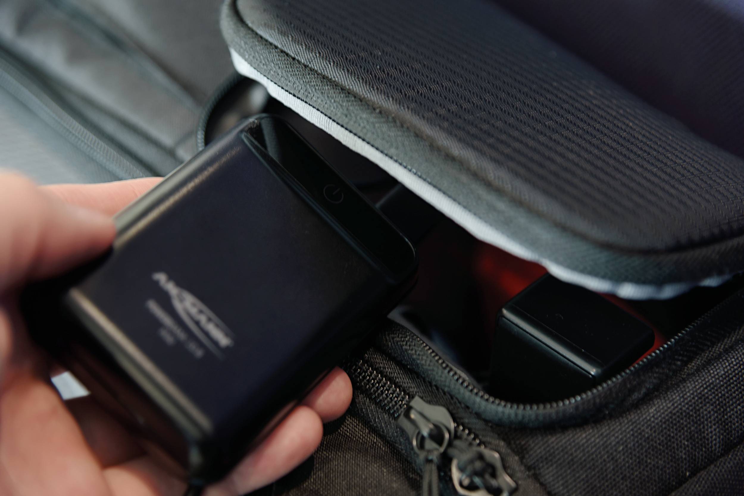 Ansmann PB10.8 mini Powerbank (batterie supplémentaire) 10000 mAh Smart IC LiPo Micro USB, USB noir affichage du statut