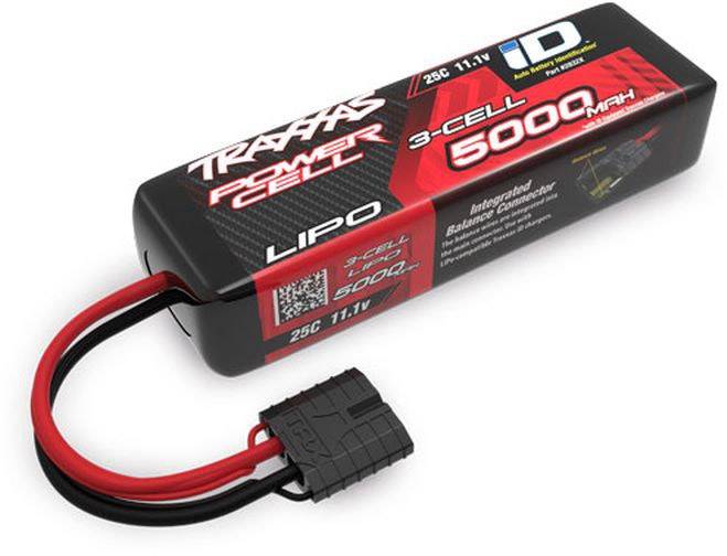 Un accumulateur LiPo noir de la marque Traxxas avec un marquage rouge, '3-Cell 5000mAh', montrant deux fils de connexion et un connecteur.