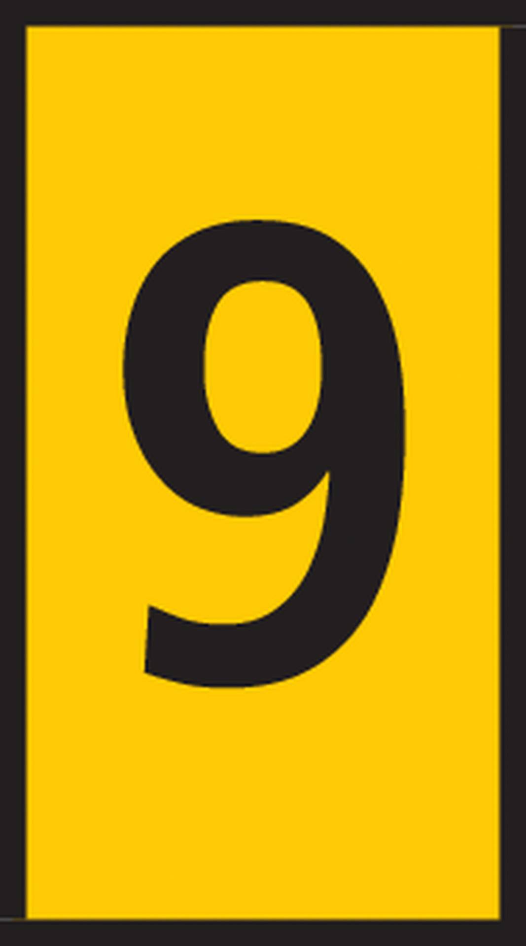 Panneau jaune avec le chiffre noir '9' au centre.