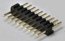 Barrette de contacts à dix broches dorées disposées en deux rangées, utilisée pour les connexions électriques sur les circuits imprimés.