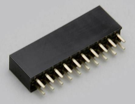 Une fiche rectangulaire comportant plusieurs broches métalliques dépassant d'un boîtier en plastique noir. Adapté pour les connexions électroniques.