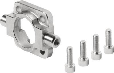 Pince métallique à quatre vis, utilisée pour fixer des tuyaux ou d'autres objets cylindriques, sur fond blanc.