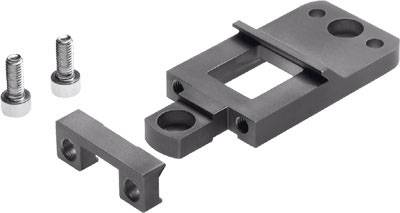 Support métallique à base rectangulaire, avec deux vis et une pince sur le côté gauche, adapté pour des fixations mécaniques.