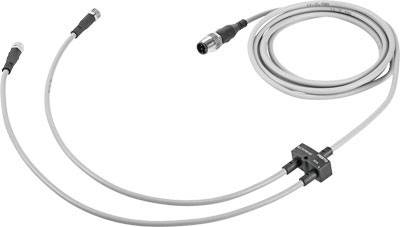 Câble de capteur gris à plusieurs brins avec deux dérivations, relié par un distributeur. Connecteurs à l'extrémité des câbles.