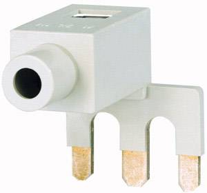 Un connecteur électronique tripolaire à angle droit ; utilisé pour relier des appareils électriques.
