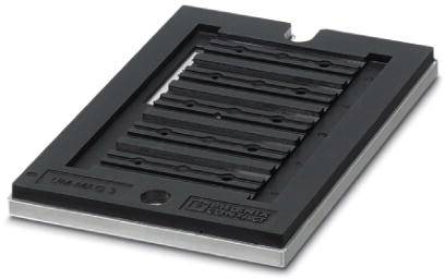 Support métallique noir rectangulaire avec plusieurs fentes, reposant sur une base argentée. Utilisé pour stabiliser des objets.