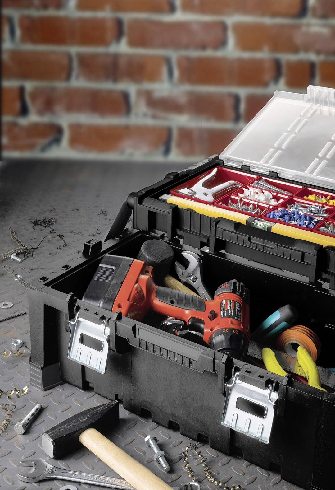 Boîte à outils vide KETER 237785 noir