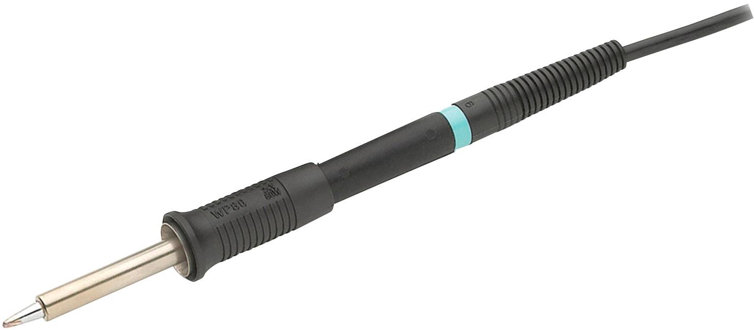 Un fer à souder avec un embout métallique fin et une poignée noire est posé sur une surface. Un câble est connecté à la poignée.