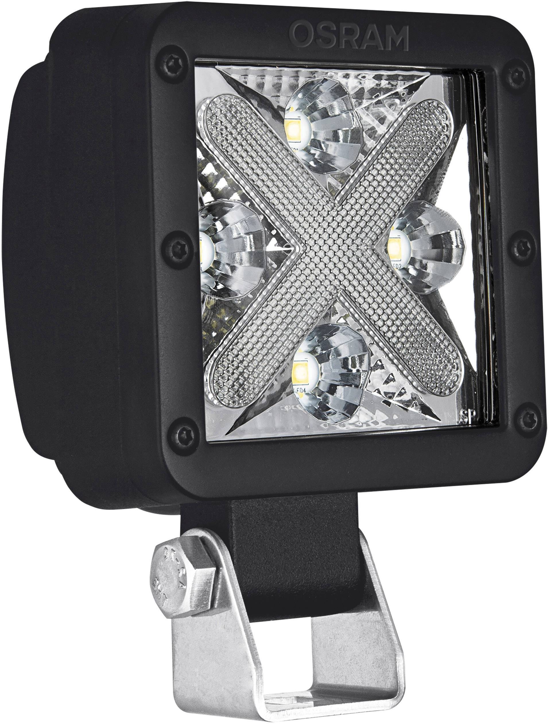 Un projecteur de travail carré à LED OSRAM avec boîtier noir et quatre lentilles visibles, monté sur un support métallique.