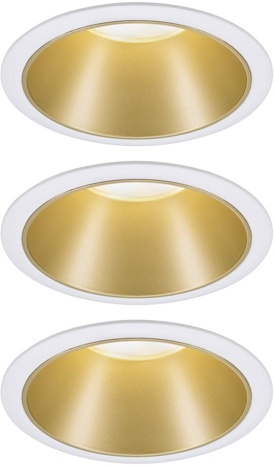 Luminaires dorés disposés en trois rangées, diffusant une lumière chaude vers le bas.
