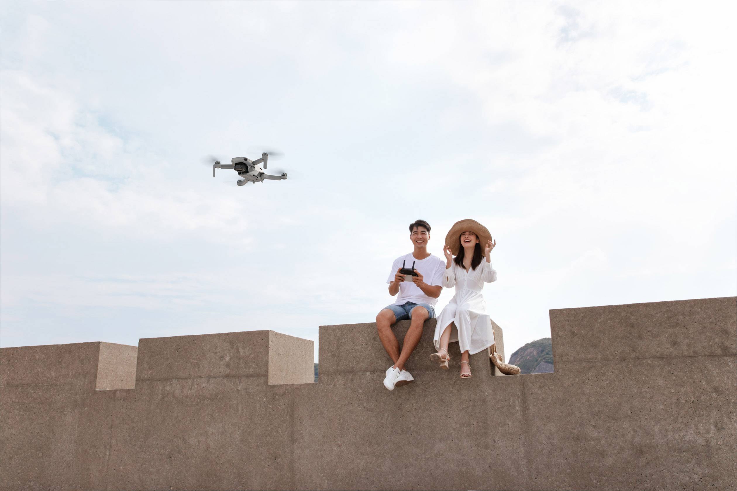 DJI Mavic Mini Fly More Combo Drone quadricoptère prêt à voler (RtF) prises de vue aériennes blanc