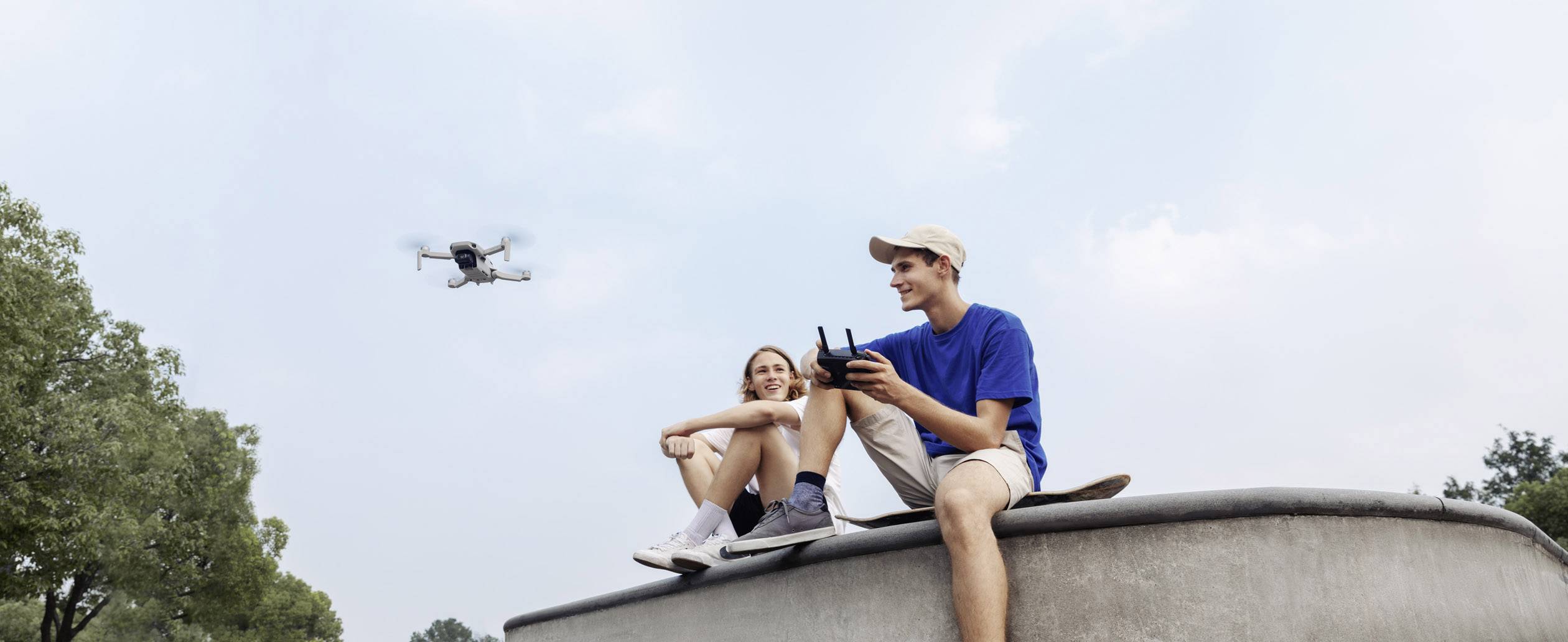 DJI Mavic Mini Fly More Combo Drone quadricoptère prêt à voler (RtF) prises de vue aériennes blanc