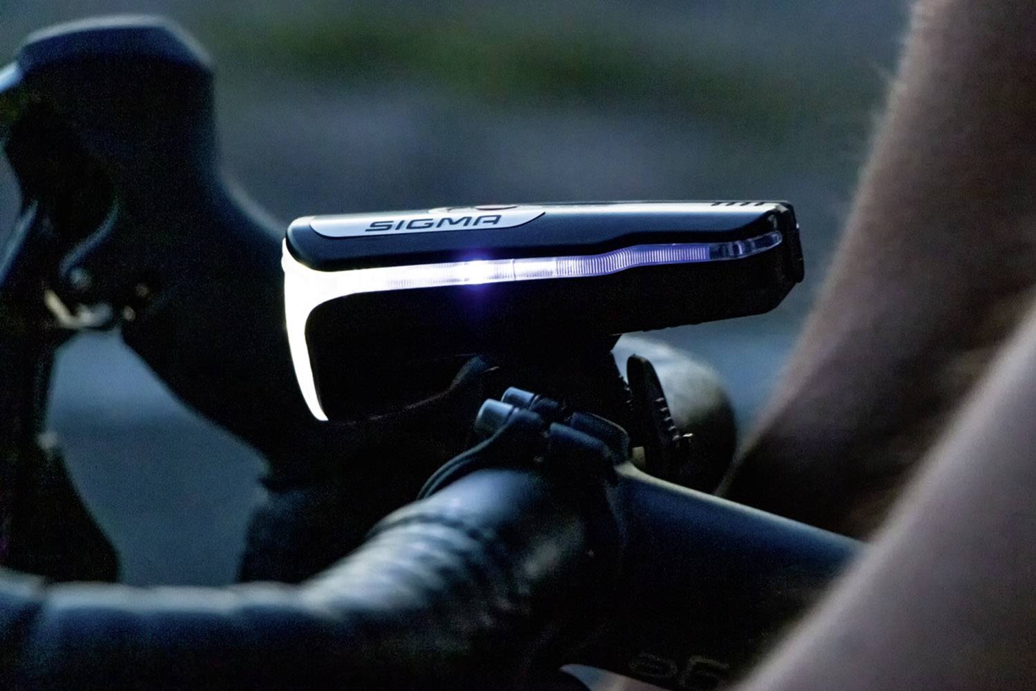 Sigma Phare de vélo AURA 80 LED à batterie noir