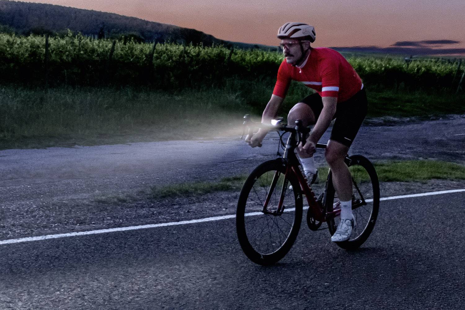 Sigma Phare de vélo AURA 80 LED à batterie noir