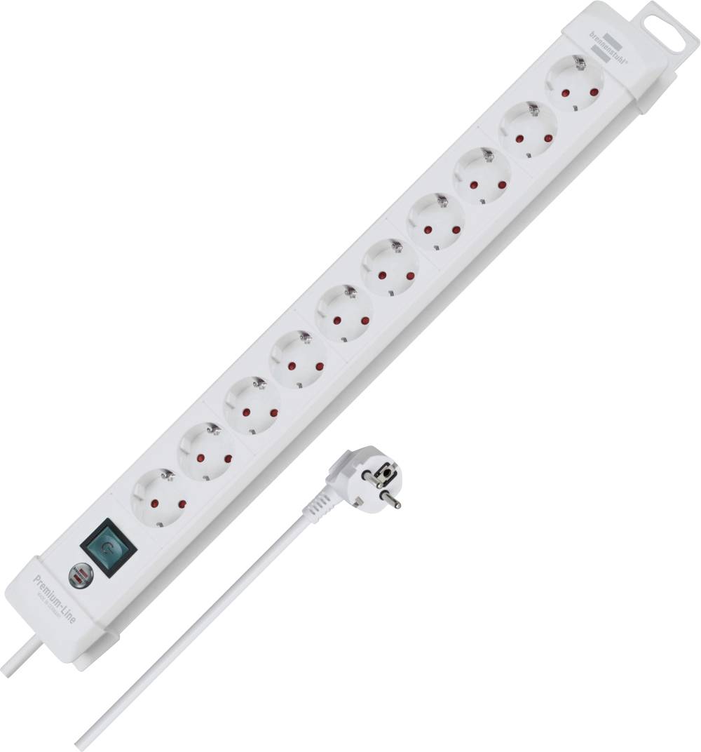 Bande d'alimentation blanche avec huit prises, un interrupteur marche/arrêt bleu et cordon d'alimentation attaché sur fond blanc.