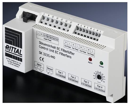 Unité de commande pour ventilateurs à filtre EC de Rittal avec voyants d'alarme et de performance. Modèle SK 3235.440, dispose de quatre raccordements pour ventilateurs.