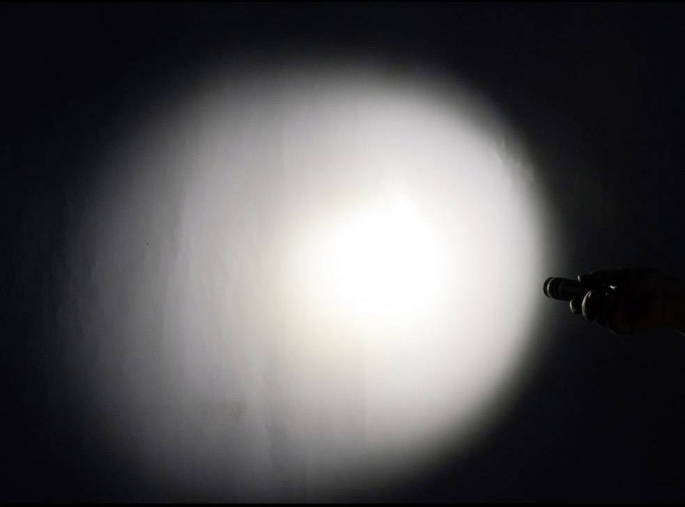 AccuLux 200L LED Lampe de poche à pile(s) 200 lm 124 g