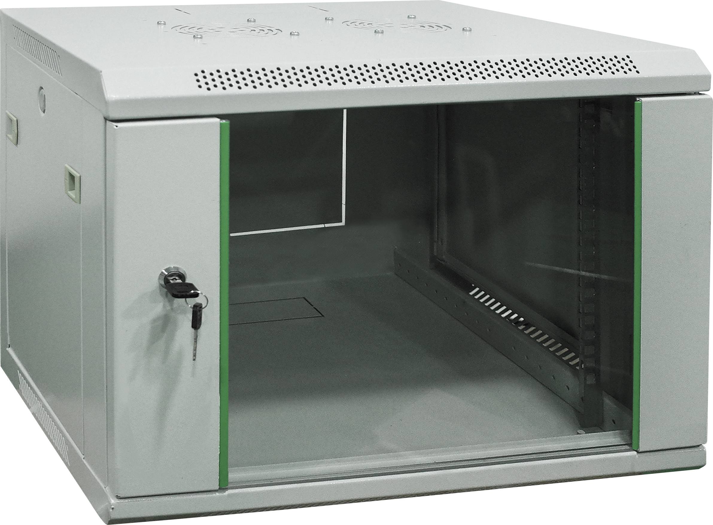 Armoire métallique avec porte vitrée, partiellement ouverte, contenant une clé dans la serrure. Idéale pour le rangement sécurisé des appareils.