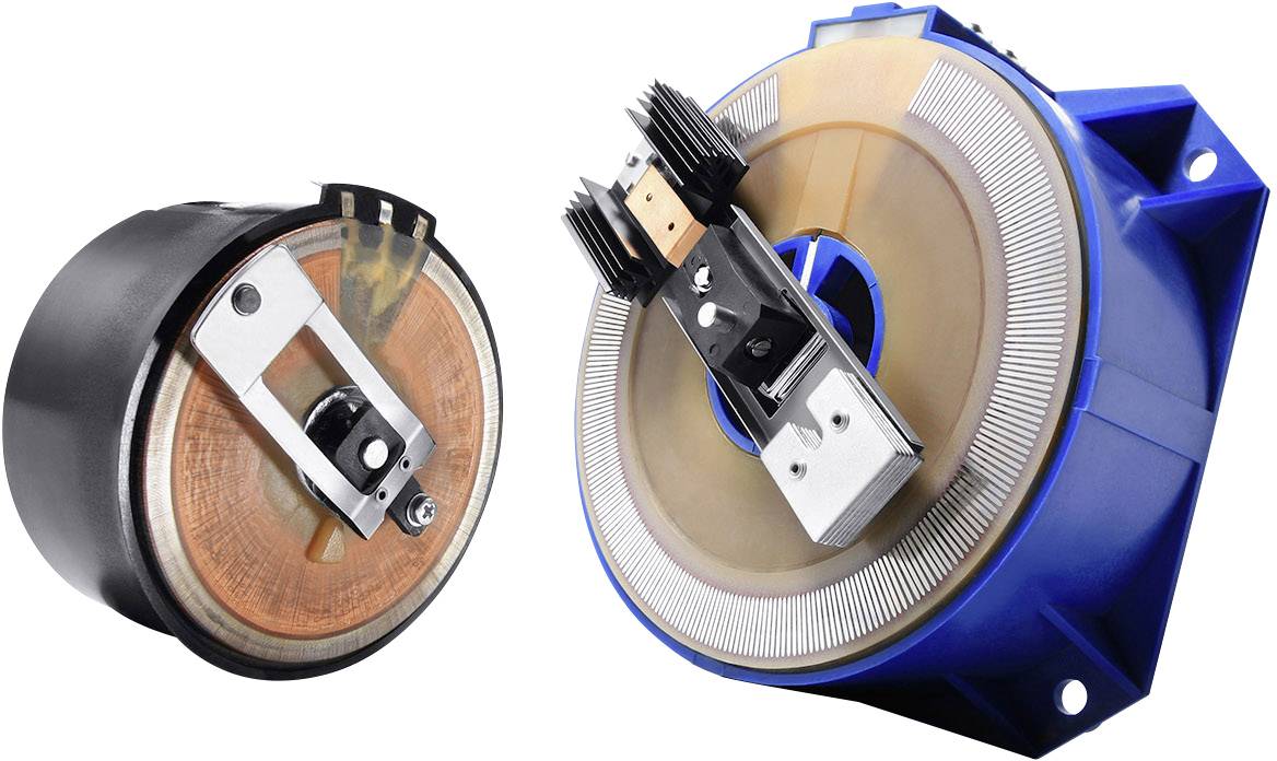 Deux composants électroniques pour la régulation de tension : à gauche, un transformateur cylindrique ; à droite, un transformateur variable bleu.
