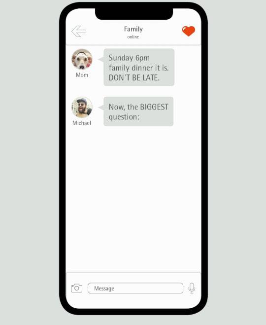 Affichage de smartphone avec un message de chat familial : « Dimanche à 18h repas de famille. NE SOIS PAS EN RETARD. » De 'Maman'.
