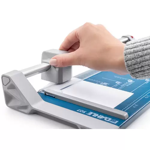 Dahle 507 Rogneuse A4 Coupe A4 80 g/m²: 8 feuille Dahle 507 Rogneuse A4 Coupe A4 80 g/m²: 8 feuille