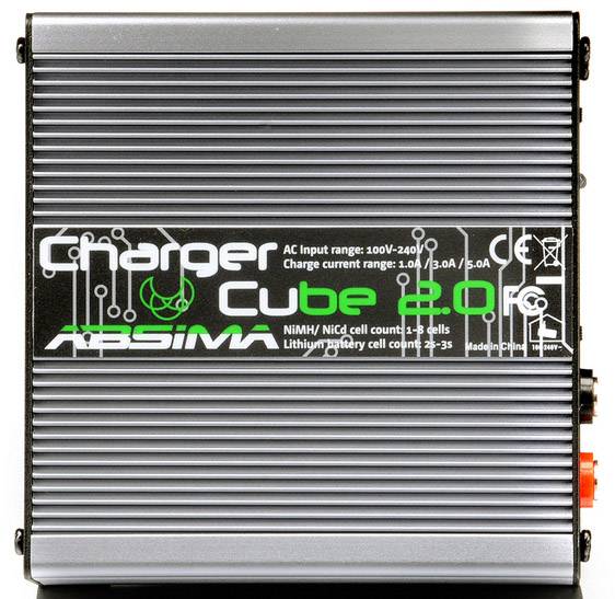 Chargeur électrique 'Charger Cube 2.0' avec plage de tension 100V-240V. Charge des cellules NiMH/NiCd (1-8 cellules) et des batteries lithium (2-3S).
